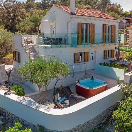 Uniquely Designed Villa Ivana With Outdoor Jacuzzi Nearby The Pebble Banje Beach At The Island Of Solta Rogac Luaran gambar