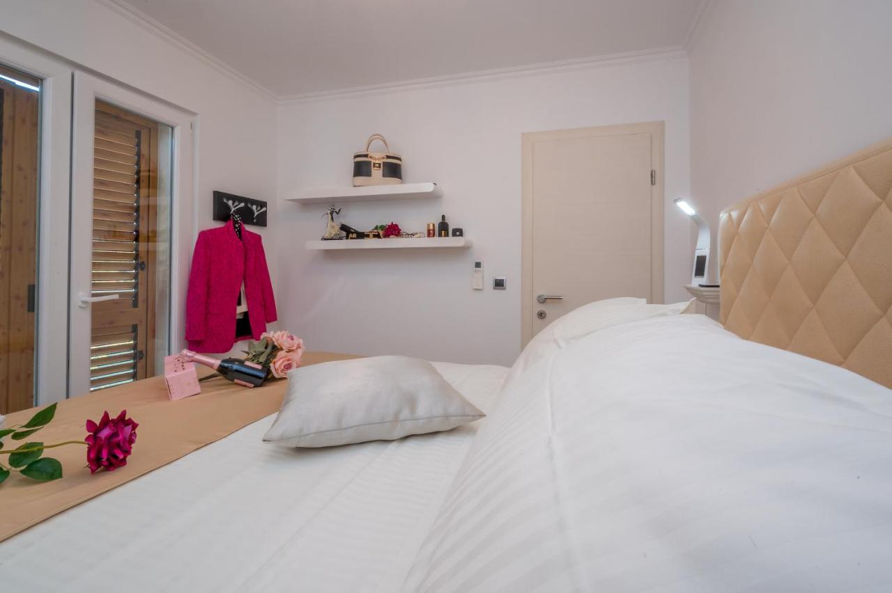 Uniquely Designed Villa Ivana With Outdoor Jacuzzi Nearby The Pebble Banje Beach At The Island Of Solta Rogac Luaran gambar