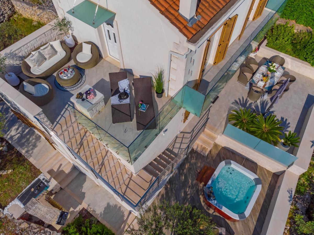 Uniquely Designed Villa Ivana With Outdoor Jacuzzi Nearby The Pebble Banje Beach At The Island Of Solta Rogac Luaran gambar