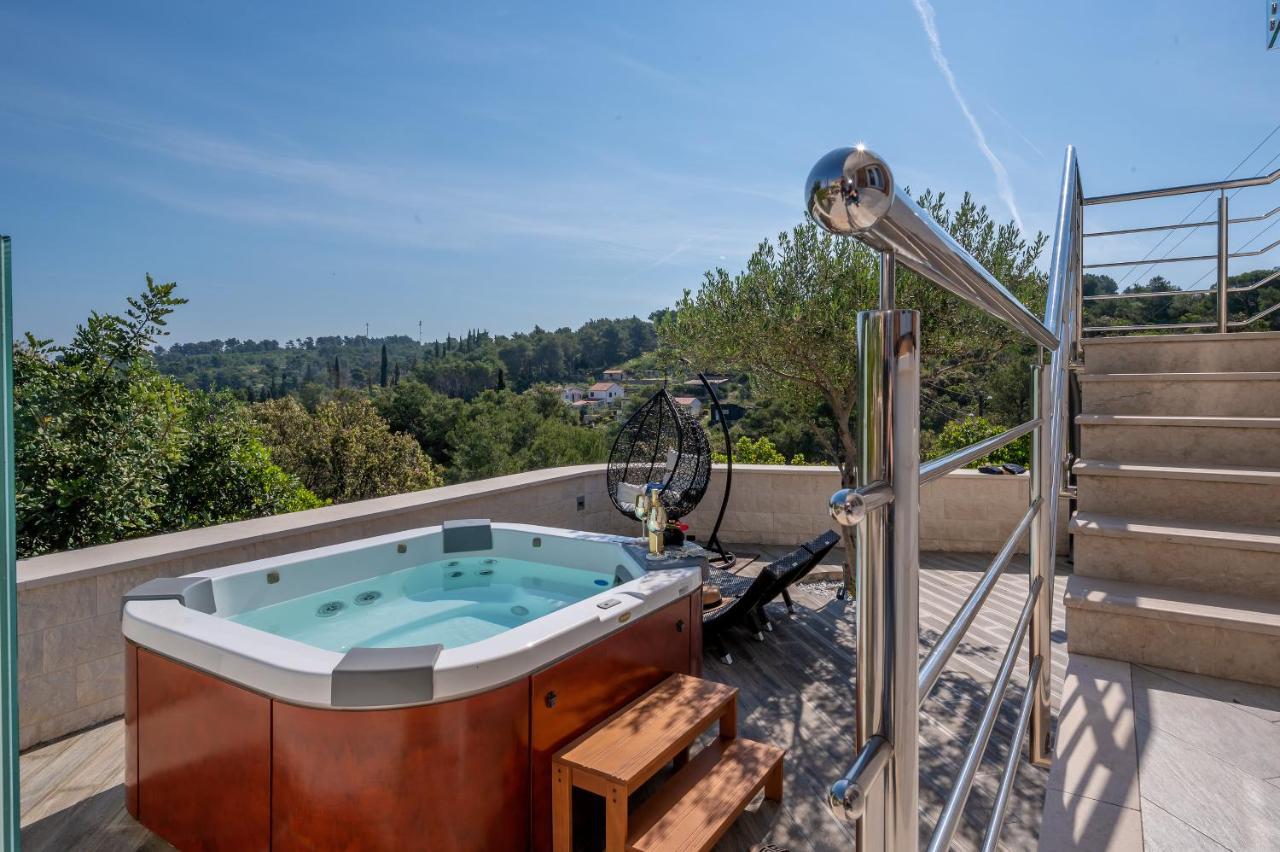 Uniquely Designed Villa Ivana With Outdoor Jacuzzi Nearby The Pebble Banje Beach At The Island Of Solta Rogac Luaran gambar