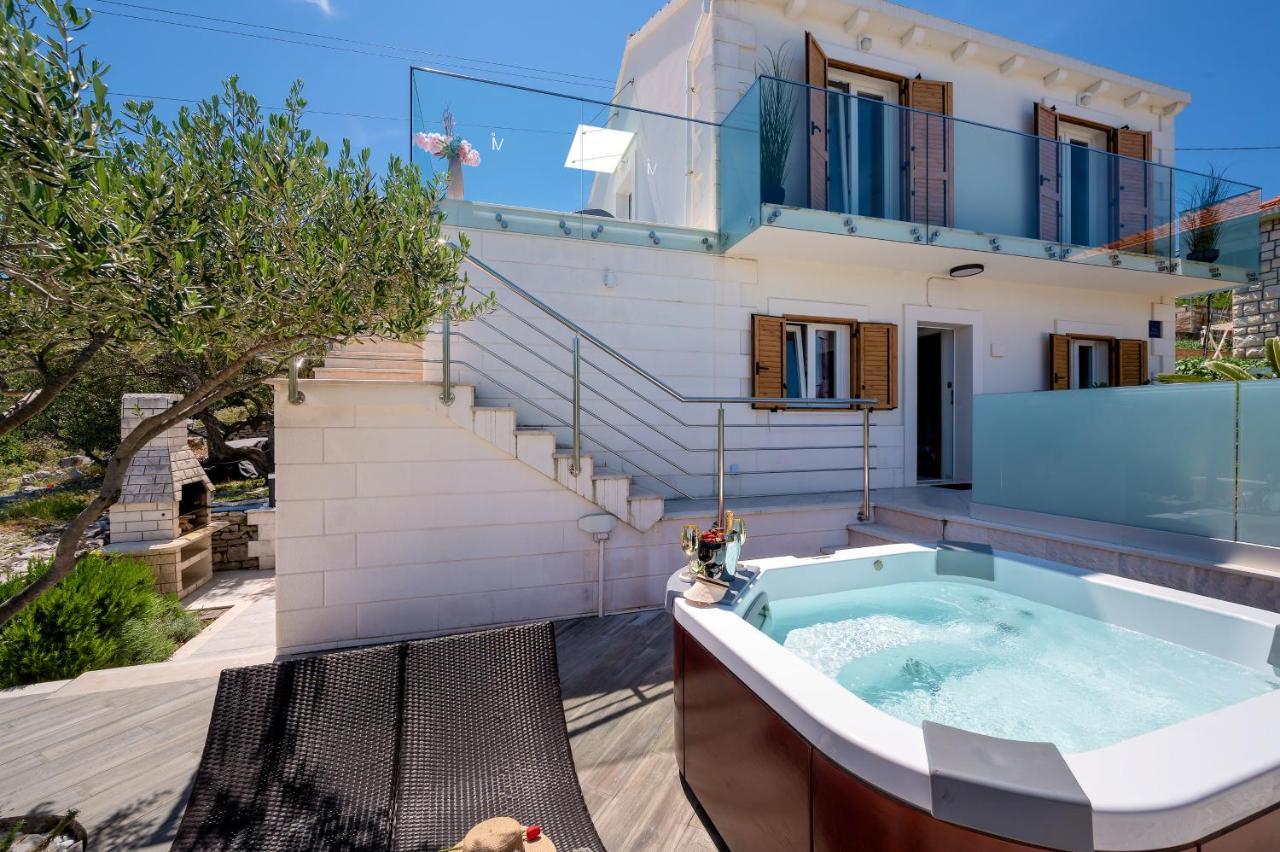 Uniquely Designed Villa Ivana With Outdoor Jacuzzi Nearby The Pebble Banje Beach At The Island Of Solta Rogac Luaran gambar