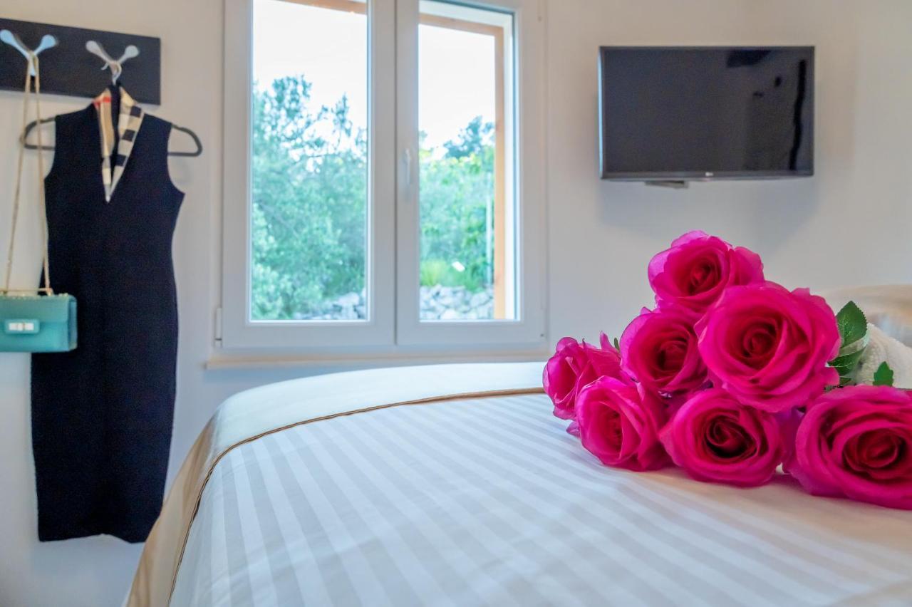 Uniquely Designed Villa Ivana With Outdoor Jacuzzi Nearby The Pebble Banje Beach At The Island Of Solta Rogac Luaran gambar