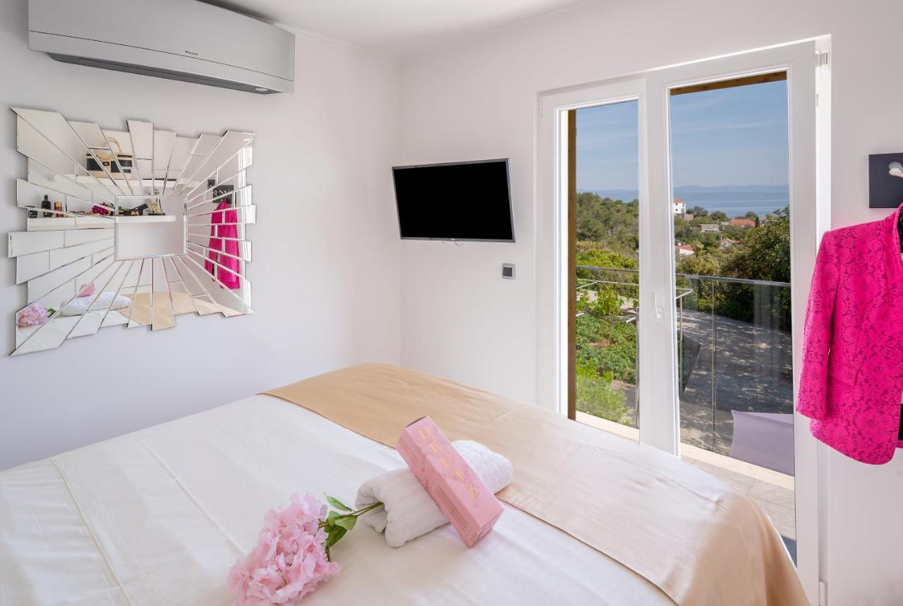 Uniquely Designed Villa Ivana With Outdoor Jacuzzi Nearby The Pebble Banje Beach At The Island Of Solta Rogac Luaran gambar