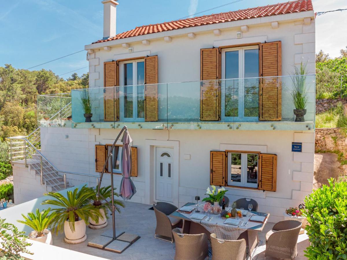 Uniquely Designed Villa Ivana With Outdoor Jacuzzi Nearby The Pebble Banje Beach At The Island Of Solta Rogac Luaran gambar