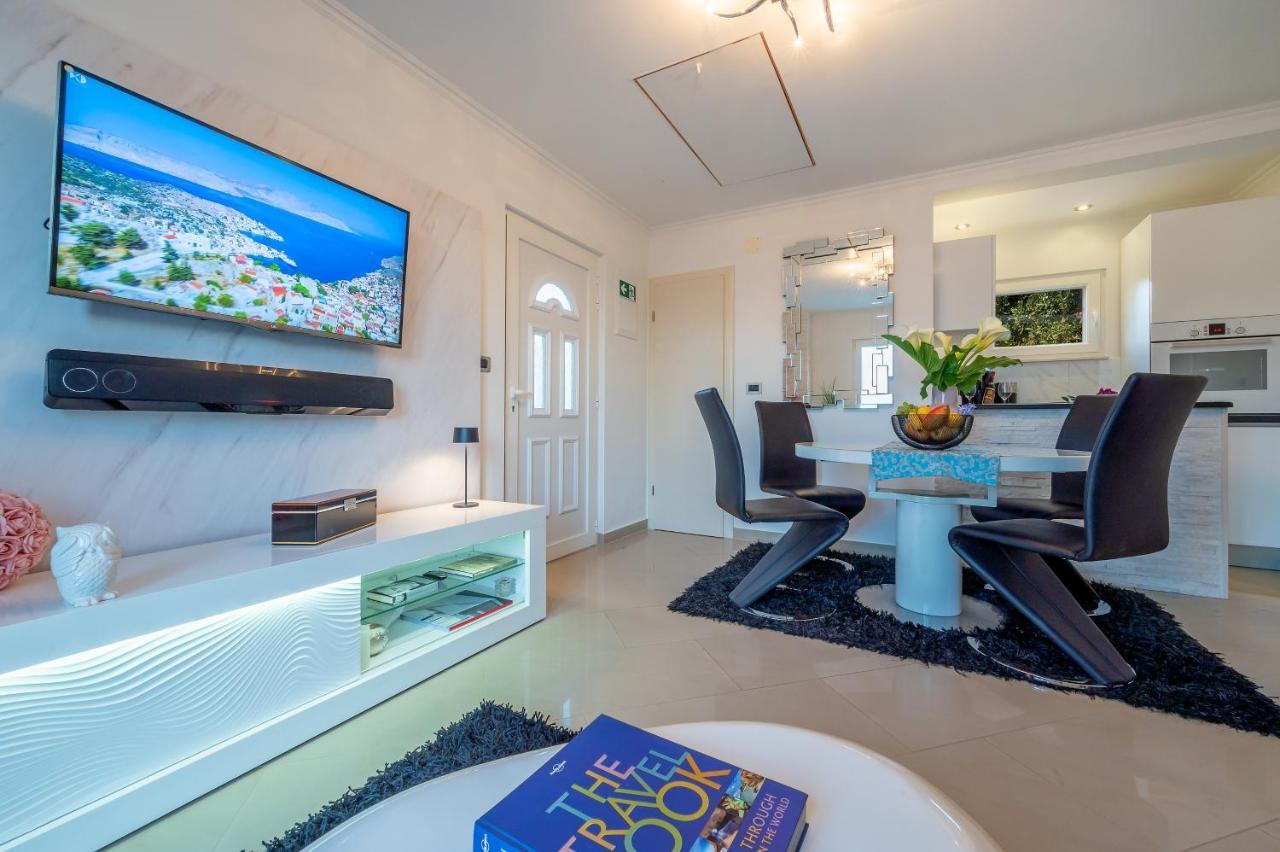 Uniquely Designed Villa Ivana With Outdoor Jacuzzi Nearby The Pebble Banje Beach At The Island Of Solta Rogac Luaran gambar