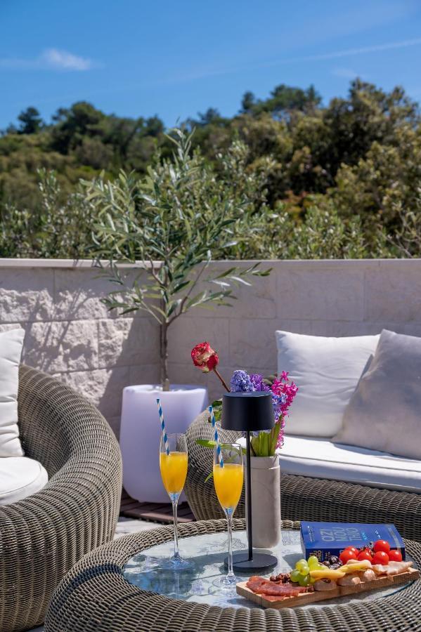 Uniquely Designed Villa Ivana With Outdoor Jacuzzi Nearby The Pebble Banje Beach At The Island Of Solta Rogac Luaran gambar